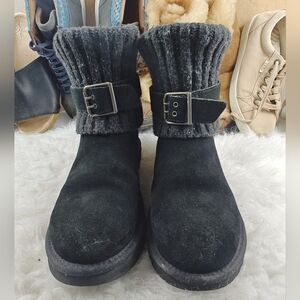 UGG Cambridge Black Boots Women’s Size 8